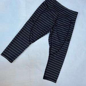 Zyia Black Stripe Pocket Light n Tight size 8-10
